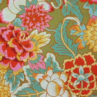 Tissu Kaffe Fassett Cloisonné au mètre – Grandes fleurs kaki clair