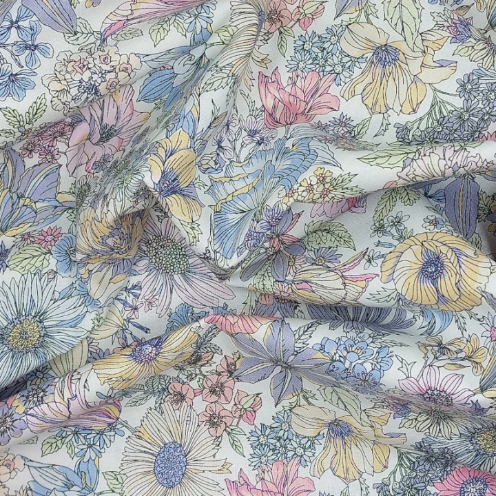 Tissu coton fleurs pastel sur fond blanc marque Lecien - au mètre