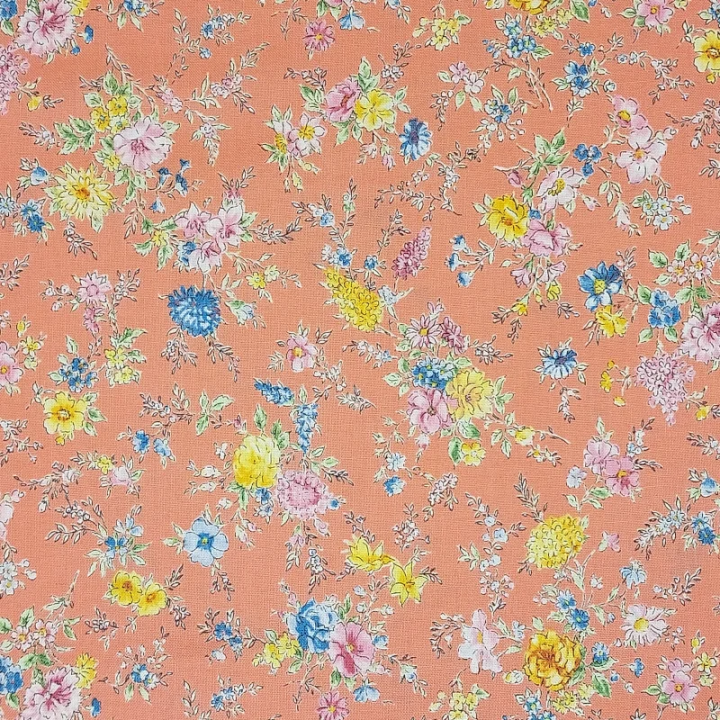 Tissu shabby chic fleurs rose saumon Lecien en coton romantique - au mètre