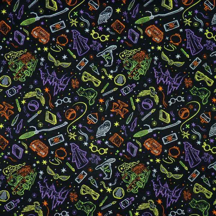 Tissu Harry Potter à petits motifs sur fond noir
