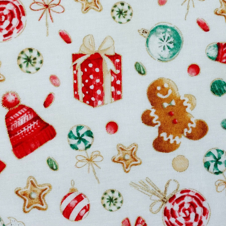 Tissu de Noël bonnets pains d'épice et cadeaux - coton