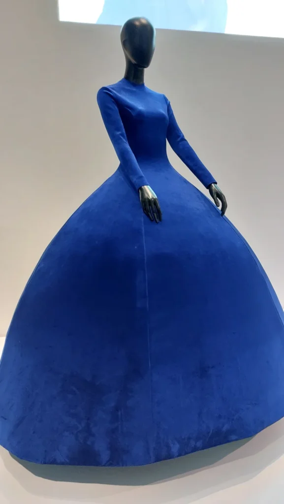 robe-balenciaga-ete-2020-577x1024 Catwalk: The Art of the Fashion Show – une exposition mode incontournable au musée Vitra