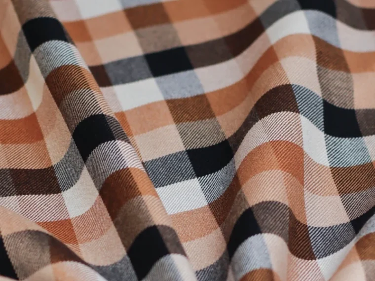 Tissu viscose à carreaux